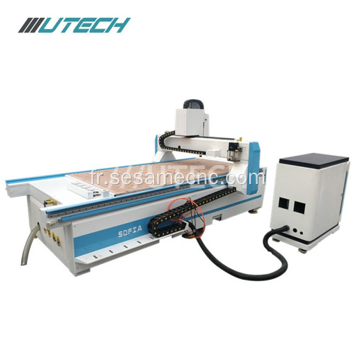 bois cnc routeur faisant la machine